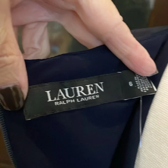 NWT Navy Lauren Ralph Lauren twist front dress. Size 6 - Picture 4 of 9